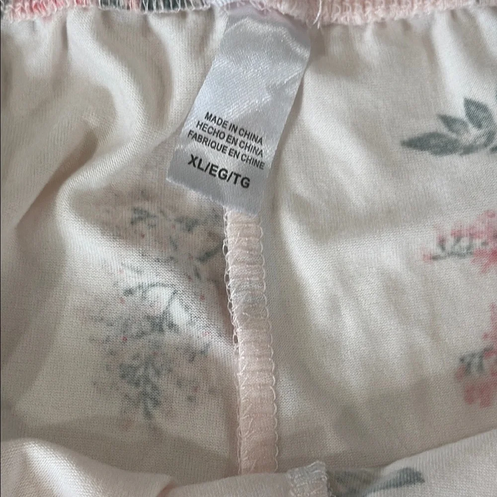 Flora Nikrooz Pink and Cream Floral Sleepwear Set 3 pieces - Picture 4 of 9